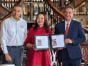 Guadalajara conmemoró el 50 aniversario del Tianguis Turístico con la cancelación de una estampilla postal que ya forma parte del registro histórico nacional. CORTESÍA.