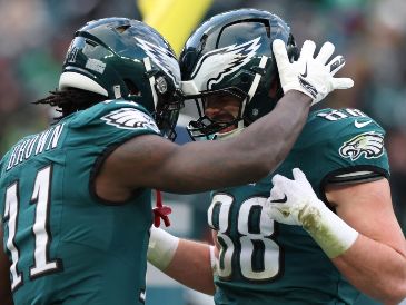 Garrett, A.J. Brown, Rodgers y Cousins protagonizan una intensa temporada baja que eleva las expectativas de cara al inicio de la NFL 2026. AFP/ ARCHIVO.