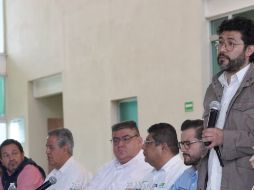Reunión entre el secretario del trabajo y previsión social, Marath Bolaños, y familiares de los 63 mineros de Pasta de Conchos, Coahuila. X/@marathb