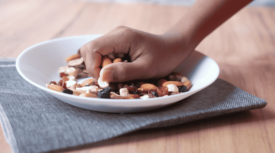 Consumidas con moderación y como parte de un estilo de vida saludable, las almendras representan una alternativa nutritiva que puede contribuir a mejorar el control de la glucosa y ofrecer múltiples beneficios para la salud general. CANVA