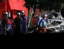 Las autoridades japonesas han desplegado a miles de efectivos para ayudar en las tareas de búsqueda y rescate, con unos 4 mil 600 soldados de las Fuerzas de Autodefensa (Ejército), 2 mil pertenecientes a la Policía y unos 1mil 410 bomberos. EFE/JIJI PRESS JAPAN