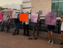 Los manifestantes gritaron consignas y mostraron carteles en apoyo a Danna Yanina. SUN/ESPECIAL