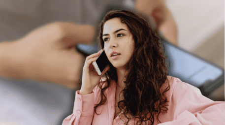 El registro de celular con la CURP es obligatorio. Quienes no vinculen su línea telefónica antes del 15 de agosto de 2026 enfrentarán consecuencias en su comunicación. ESPECIAL/Canva