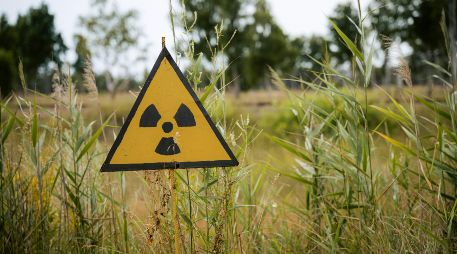 Por otra parte, el OIEA expresó su preocupación por la situación en otras instalaciones nucleares ucranianas, que siguen funcionando, donde los enfrentamientos cercanos con drones y misiles han causado cortes del suministro eléctrico. Unsplash