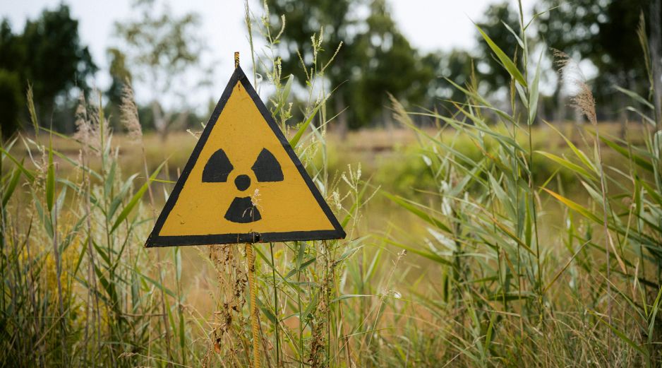 Por otra parte, el OIEA expresó su preocupación por la situación en otras instalaciones nucleares ucranianas, que siguen funcionando, donde los enfrentamientos cercanos con drones y misiles han causado cortes del suministro eléctrico. Unsplash