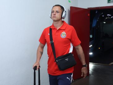 El delantero mexicano respondió de manera tajante a los cuestionamientos de la prensa sobre su nivel actual frente a las leyendas del balompié mundial. IMAGO 7