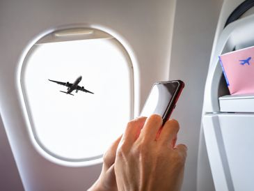 Las ventanillas de un avión no están formadas por un solo cristal. INFORMADOR / UNSPLASH