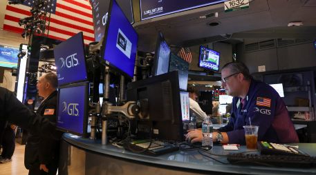 El mercado sigue atento a la evolución de las tensiones geopolíticas en Oriente Medio, que en los últimos días han vuelto a alimentar la volatilidad en el parqué. EFE/S. Yenesel