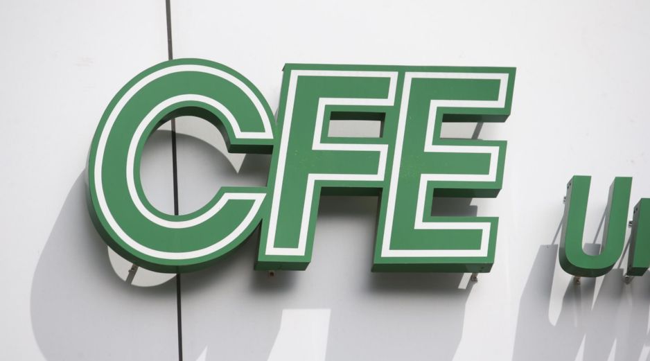 Los reportes a la CFE pueden hacerse desde el celular, con una llamada telefónica o desde la computadora. EL INFORMADOR/ARCHIVO