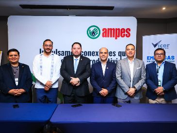 Ricardo Quiroz, presidente de AMPES (c) durante la inauguración de Expogas Guadalajara 2026. EL INFORMADOR/J. Acosta