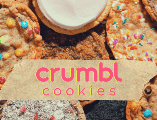 Con su llegada a la CDMX, Crumbl busca conquistar al público mexicano con una propuesta que mezcla postres de gran tamaño. ESPECIAL/Crumbl Cookies