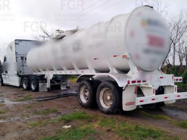 El combustible fue localizado por elementos de la Guardia Nacional en el poblado El Rosario. FISCALÍA GENERAL DE LA REPÚBLICA