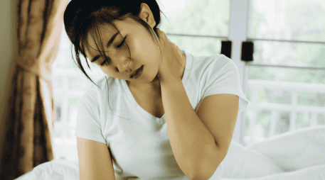 El cortisol alto afecta gravemente la salud física y mental. Identificar sus causas, desde el estrés crónico hasta el Síndrome de Cushing, permite aplicar tratamientos efectivos y mejorar la calidad de vida. CANVA