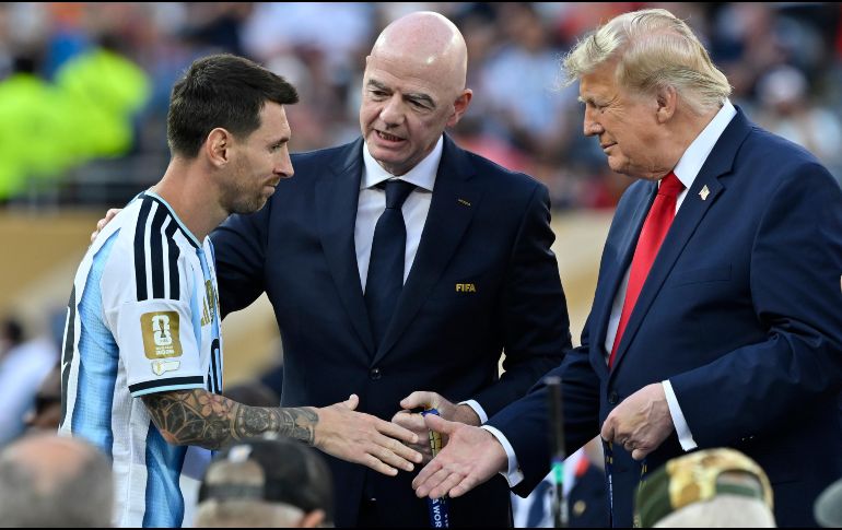 La posible salida de Infantino no solo se alimenta del rechazo a su plan financiero, sino también de un historial de decisiones y vínculos sumamente cuestionados. Imago7.