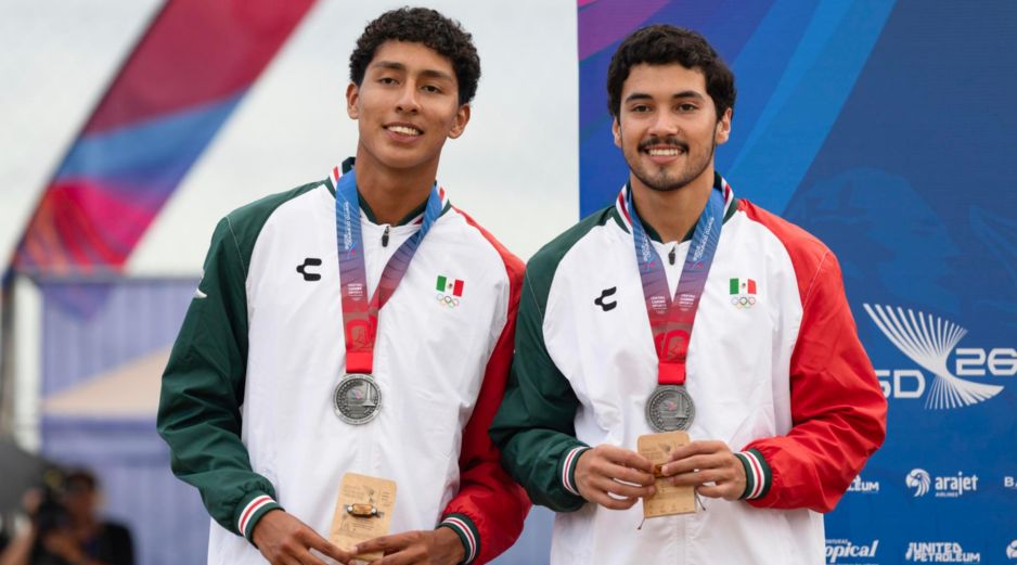 La dupla masculina conformada por Carlos Ayala y Antonio Vargas avanzó a la final tras ganar la semifinal, aunque cayó ante Cuba en la disputa por el oro.  EFE/ O. Barría