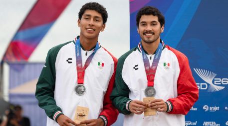 La dupla masculina conformada por Carlos Ayala y Antonio Vargas avanzó a la final tras ganar la semifinal, aunque cayó ante Cuba en la disputa por el oro.  EFE/ O. Barría