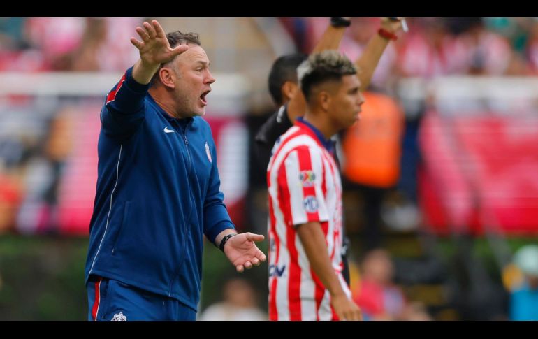 Milito fue claro y aseguró más que un punto sumado, Chivas dejó escapar dos unidades. EFE/F. Guasco