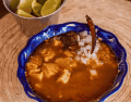 El valor nutricional de su desayuno no se limita únicamente a la carne, sino que notará cómo se enriquece con los elementos que componen el caldo. FACEBOOK / Menudería Lulú