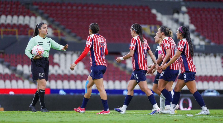 Chivas presume un amplio dominio con 11 victorias, seis empates y apenas una derrota. IMAGO7/ARCHIVO
