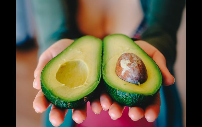 Expertos en nutrición revelan los sorprendentes efectos de cenar aguacate. ESPECIAL/PIXABAY