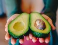 Expertos en nutrición revelan los sorprendentes efectos de cenar aguacate. ESPECIAL/PIXABAY