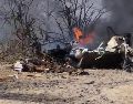 Fotografía que muestra una avioneta que sobrevolaba sobre las Líneas de Nazca estrellada en un accidente que dejó trece muertos. EFE/V. Quilca
