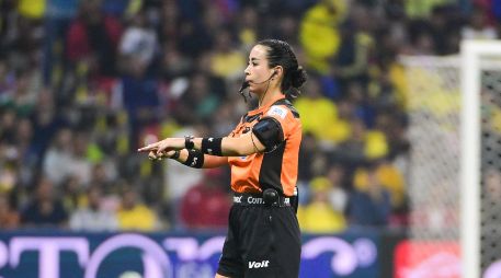 Las redes sociales se posicionaron ante el desempeño de Katia Itzel al señalar al menos dos penales omitidos y una tarjeta roja perdonada. Imago7 / ARCHIVO