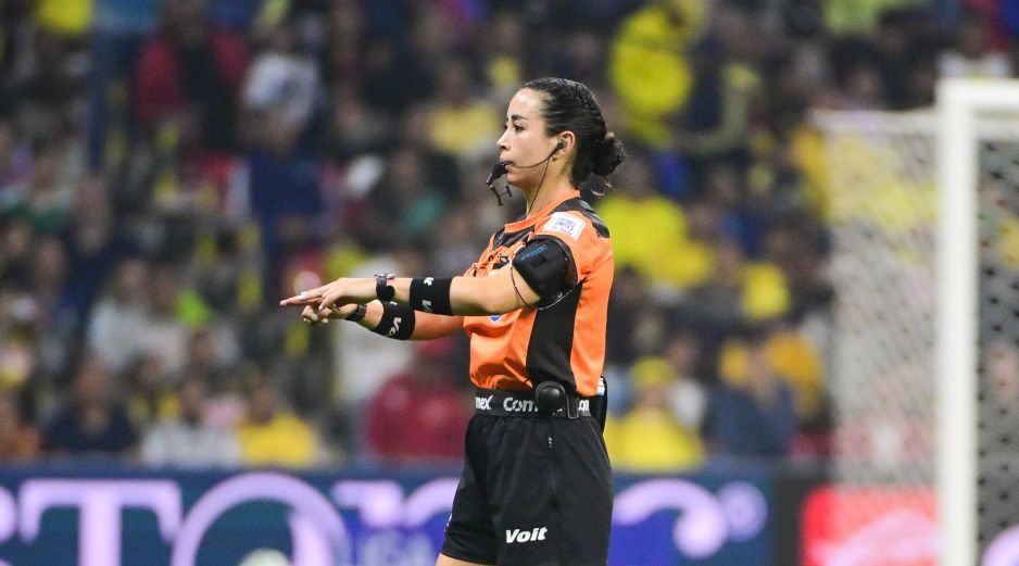 Las redes sociales se posicionaron ante el desempeño de Katia Itzel al señalar al menos dos penales omitidos y una tarjeta roja perdonada. Imago7 / ARCHIVO