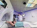 El Centro Médico Nacional de Occidente incorporó tres aceleradores lineales de última generación para ofrecer tratamientos de radioterapia más precisos, rápidos y seguros a pacientes con cáncer. ESPECIAL