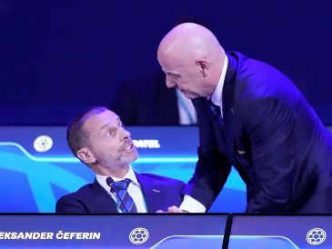 ALEKSANDER ČEFERIN y GIANNI INFANTINO. La UEFA fue la primera confederación en expresar públicamente su rechazo total al proyecto, incluso antes de que la FIFA lo hiciera oficial. AP / ARCHIVO