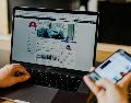 Aunque se trata de un estudio observacional, aporta pruebas sólidas de que el uso precoz de las redes sociales tiene un efecto negativo en las calificaciones de italiano y matemáticas de la población estudiada,. Unsplash