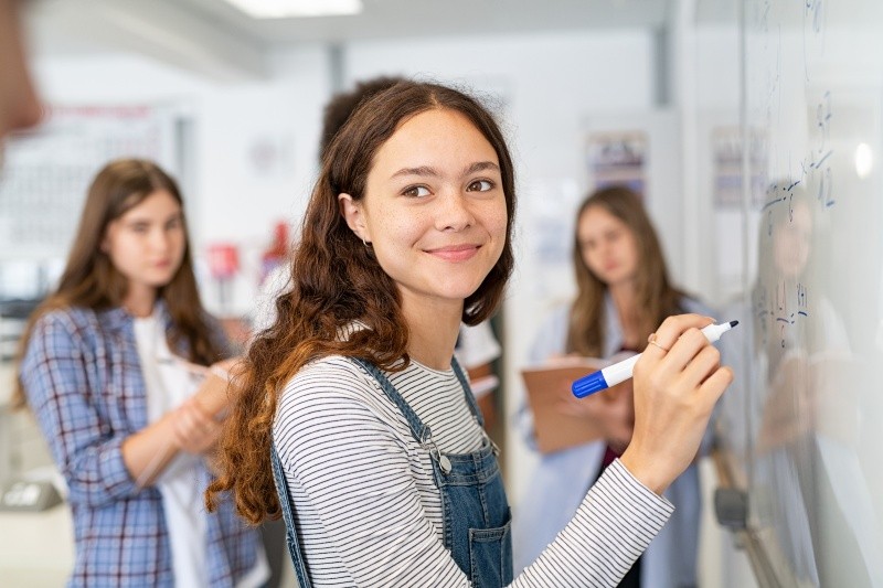 El modelo de esta Prepa Universitaria está integrado por un Centro de Desarrollo Estudiantil, que imparte asesoría emocional y académica a los jóvenes&nbsp;