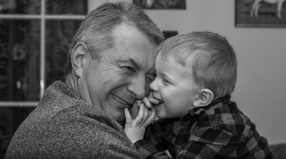 El Día del Abuelo 2026 está a la vuelta de la esquina. Conoce la fecha exacta de esta celebración en México y descubre una guía completa con los mejores regalos para demostrarles todo tu cariño. Unsplash