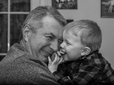 El Día del Abuelo 2026 está a la vuelta de la esquina. Conoce la fecha exacta de esta celebración en México y descubre una guía completa con los mejores regalos para demostrarles todo tu cariño. Unsplash