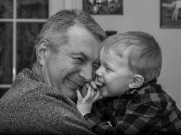 El Día del Abuelo 2026 está a la vuelta de la esquina. Conoce la fecha exacta de esta celebración en México y descubre una guía completa con los mejores regalos para demostrarles todo tu cariño. Unsplash
