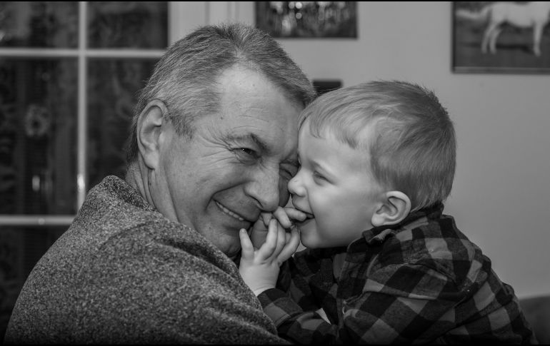 El Día del Abuelo 2026 está a la vuelta de la esquina. Conoce la fecha exacta de esta celebración en México y descubre una guía completa con los mejores regalos para demostrarles todo tu cariño. Unsplash