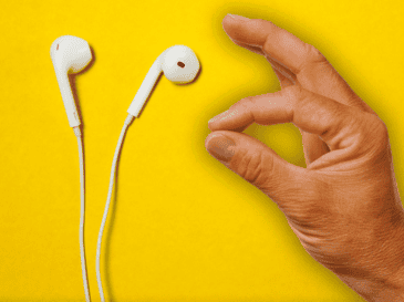 Lejos de ser un retroceso, el regreso a los cables en 2026 representa una maduración del consumidor. ESPECIAL / CANVA