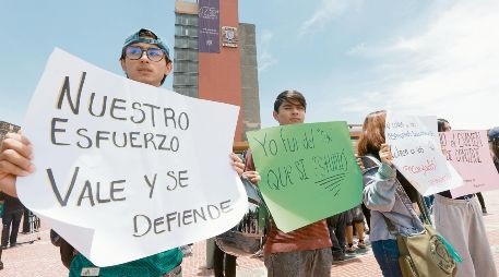 Estudiantes exigen transparencia a la UNAM antes de la aplicación de la prueba presencial. EFE