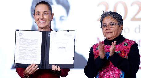 La Presidenta Claudia Sheinbaum insistió en su defensa de los lineamientos sobre derechos de las audiencias sometidos a consulta pública y negó que constituyan un mecanismo de censura. EFE / S. GUTIÉRREZ