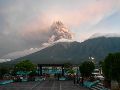 Las autoridades de Guatemala declararon alerta de máxima peligrosidad en las zonas afectadas por la erupción del volcán de Fuego, a 35 km de la capital del país. AFP / J. Ordóñez