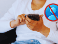 Quien bloquea sin avisar suele convencerse de que está evitando un drama innecesario. En realidad, está huyendo de la responsabilidad afectiva que requiere mantener cualquier tipo de vínculo humano. ESPECIAL / CANVA