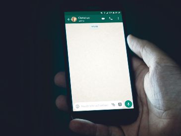 Existen contextos en los que podría ser necesario averiguar si te bloquearon de WhatsApp. UNSPLASH / C. WIEDIGER