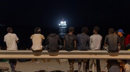 Los agentes de la Guardia Civil española continuaban rastreando hoy la zona del entorno fronterizo del Tarajal, que separa en Ceuta a España de Marruecos. AP/ARCHIVO