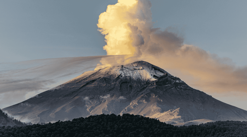 La reciente actividad del volcán El Coloso generó dudas sobre el impacto de sus cenizas en Chiapas, este es el reporte oficial de las autoridades y la trayectoria del material. CANVA