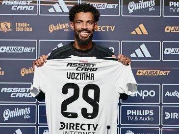 Vozinha, El caboverdiano, portero sensación del Mundial, afirmó que el club chileno fue su prioridad en cuanto le empezaron a llegar ofertas. EFE