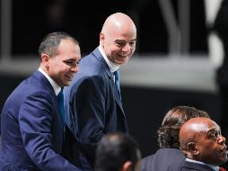 Ali bin Al Hussein (izq.) ha sido un fuerte crítico de la administración de Gianni Infantino. AFP