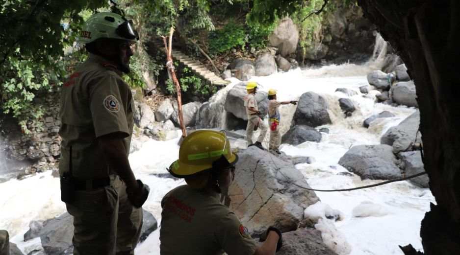 El accidente reportado sobre el menor no se considera, de manera preliminar, parte de las afectaciones derivadas de la temporada de lluvias, informaron autoridades. ESPECIAL/ Protección Civil y Bomberos de Guadalajara