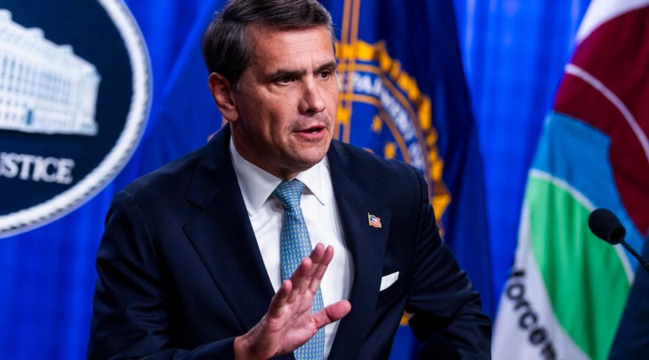 El fiscal general interino de EU, Todd Blanche, habla con los periodistas sobre las medidas de lucha contra el Cartel Nueva Generación en el Departamento de Justicia en Washington, D.C. EFE/EPA/J. SCALZO