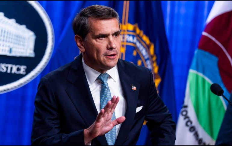 El fiscal general interino de EU, Todd Blanche, habla con los periodistas sobre las medidas de lucha contra el Cartel Nueva Generación en el Departamento de Justicia en Washington, D.C. EFE/EPA/J. SCALZO