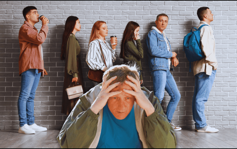 La mente humana experimenta una profunda ansiedad de estatus al hacer fila. Nos preguntamos constantemente si hemos elegido la línea correcta o si alguien más está avanzando más rápido que nosotros en el supermercado. ESPECIAL / CANVA
